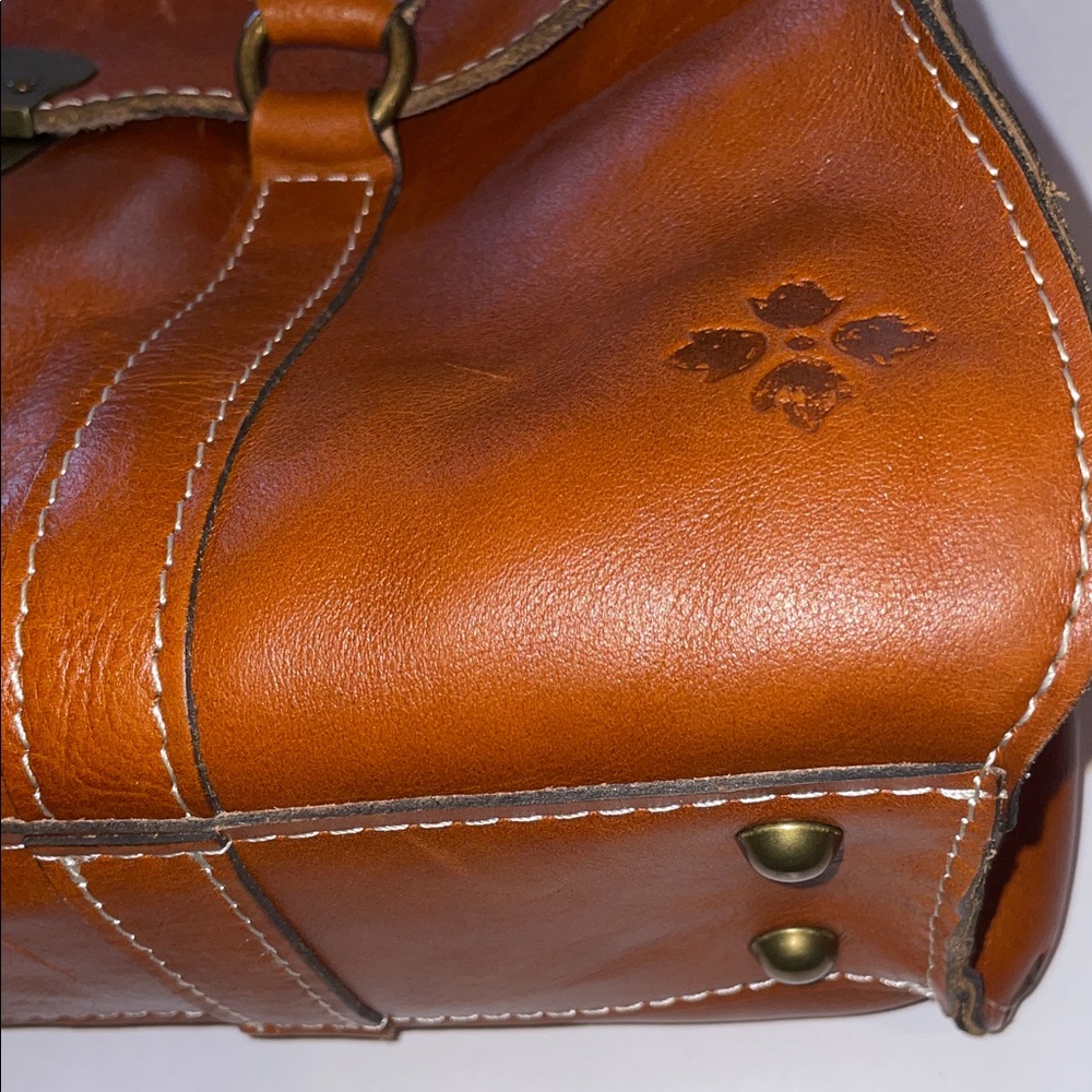 Patricia Nash Chic Brown Leather shoulder Satchel - Picture 4 of 16